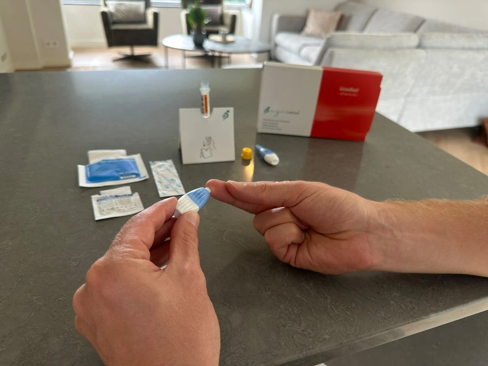 Faites votre bilan sanguin à domicile avec une lancette